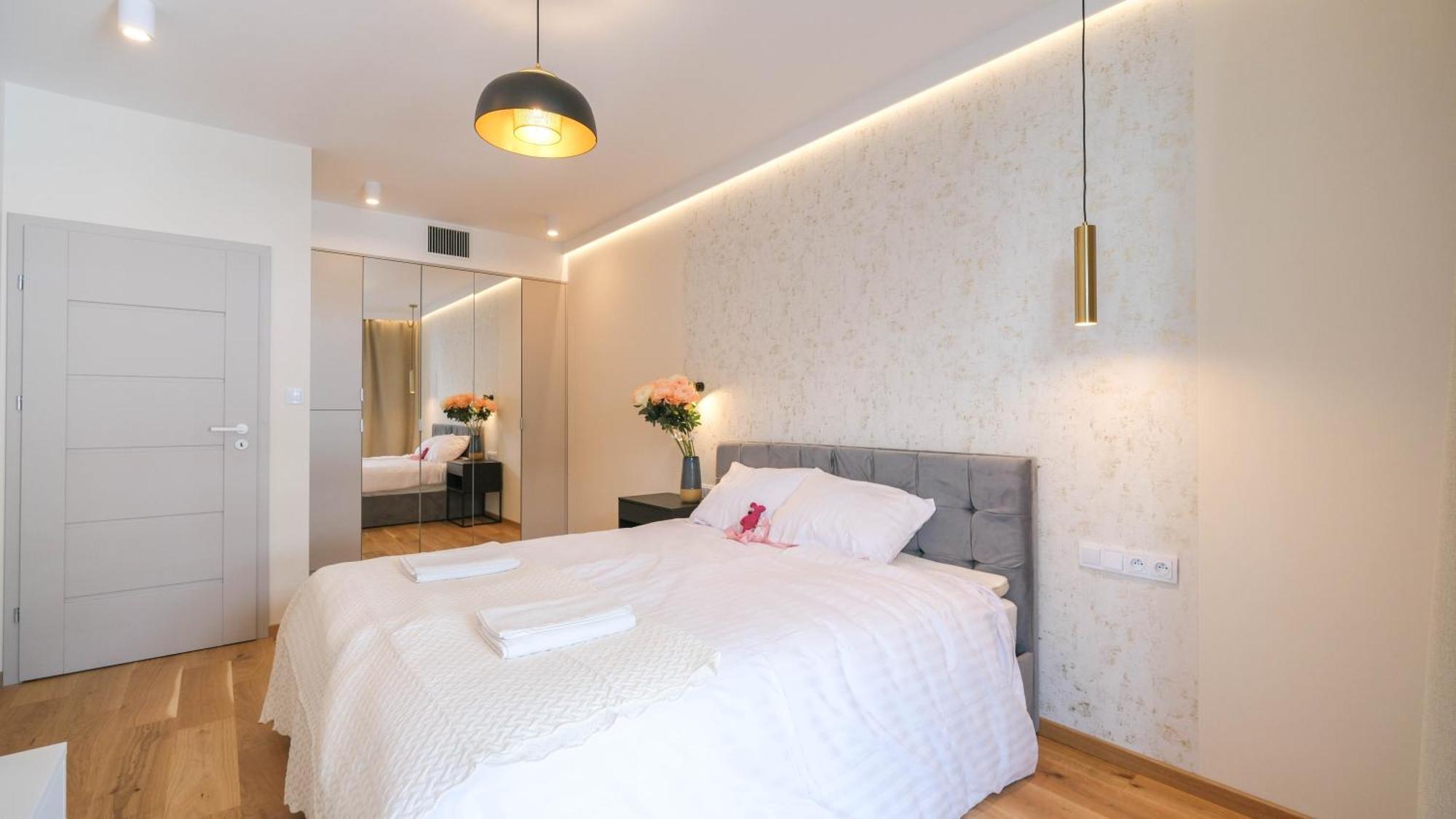 Luxury Apartment Free Parking Wawel Castle 2 Minutes Krakow Bagian luar foto